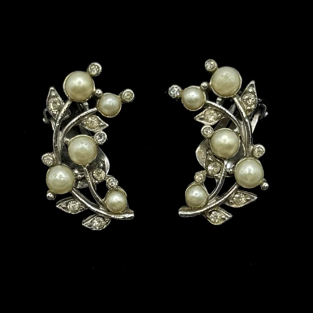 VINTAGE Faux Pearl & Crystal Leaves Clip-On Earrings